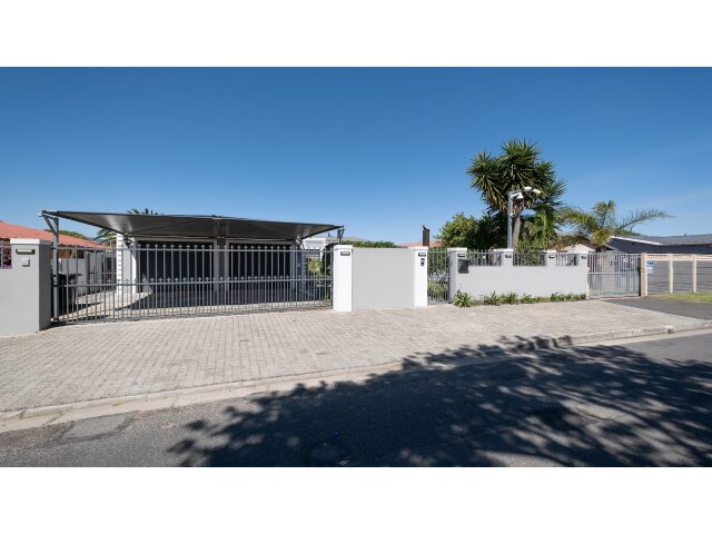 <!--[if BLOCK]><![endif]--> 132  Wellington, Vasco Estate, Goodwood <!--[if ENDBLOCK]><![endif]-->